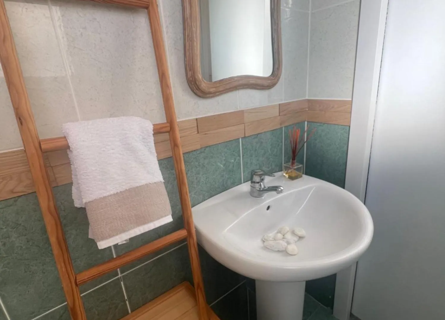 Apartment Alojamiento Luet Sant Jaume d'Enveja